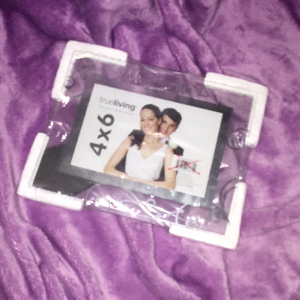 A mr and mrs picture frame